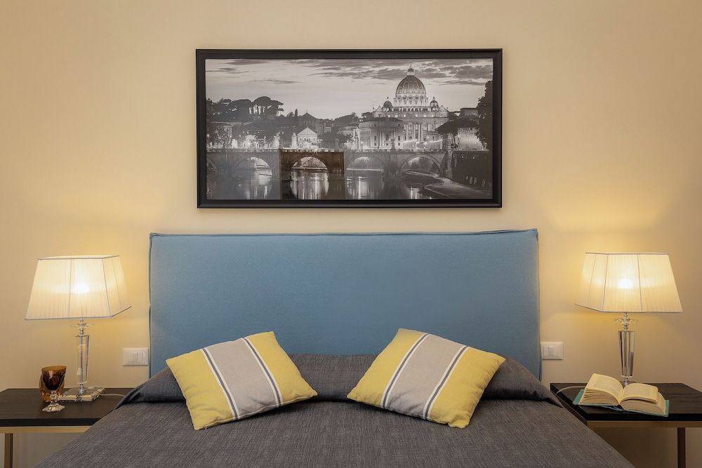 Prestigious Apartment Via Barberini Premium Apartment, 3 Bedrooms 11