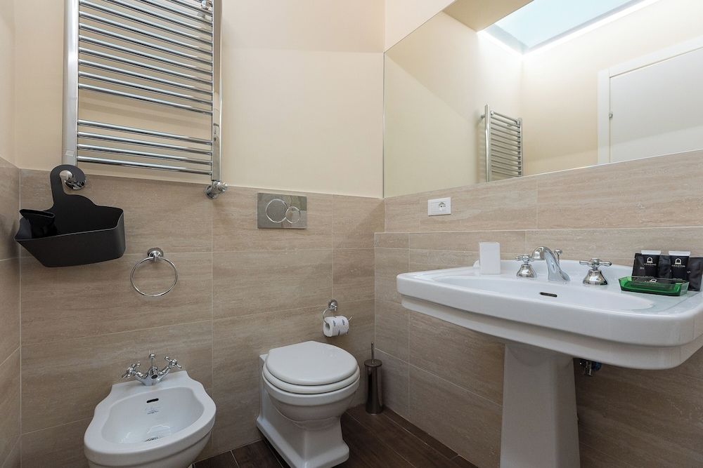 Prestigious Apartment Via Barberini Premium Apartment, 3 Bedrooms 16