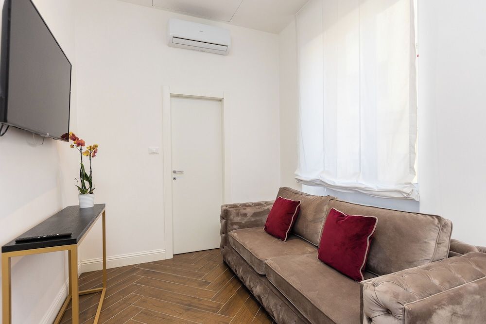 Prestigious Apartment Via Barberini Premium Apartment, 3 Bedrooms 32