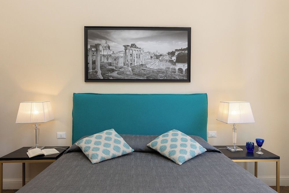 Prestigious Apartment Via Barberini Premium Apartment, 3 Bedrooms 12