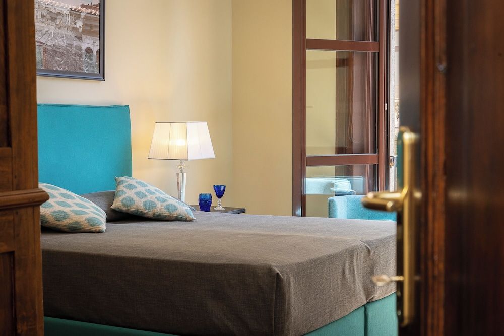 Prestigious Apartment Via Barberini Premium Apartment, 3 Bedrooms 7