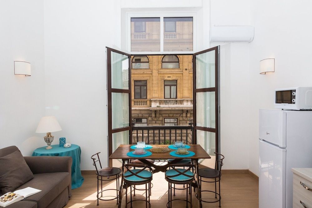 Prestigious Apartment Via Barberini Luxury Apartment, 3 Bedrooms 14