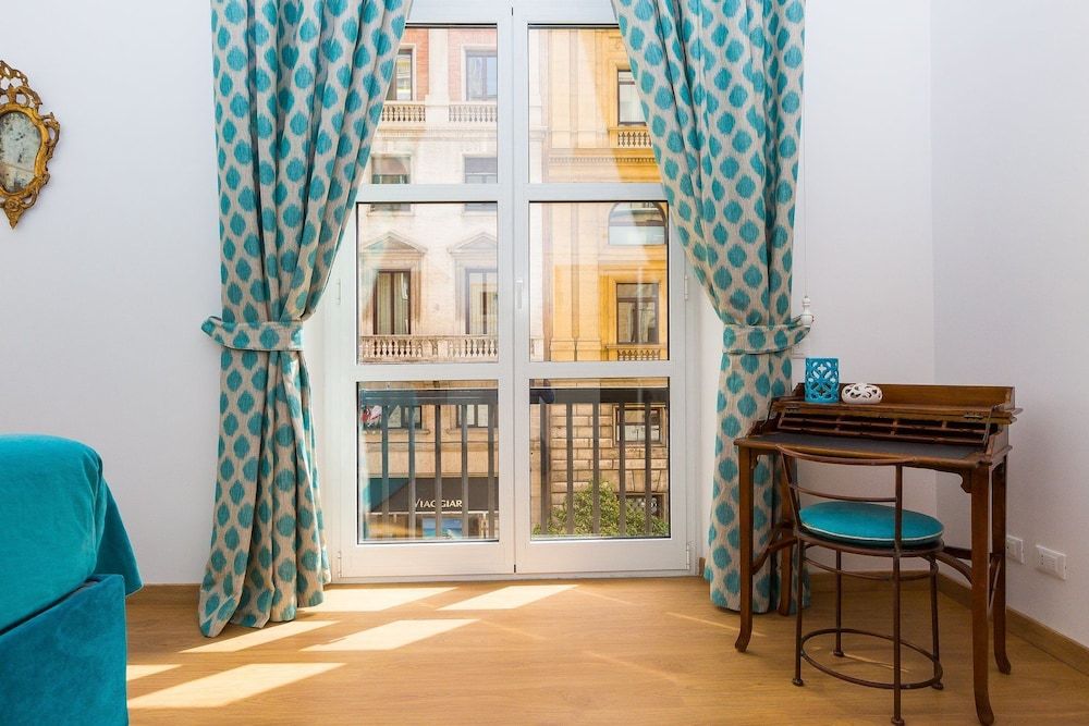 Prestigious Apartment Via Barberini Luxury Apartment, 3 Bedrooms 26