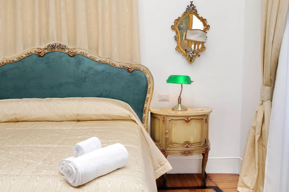 undefined Prestigious Apartment Via Veneto 4