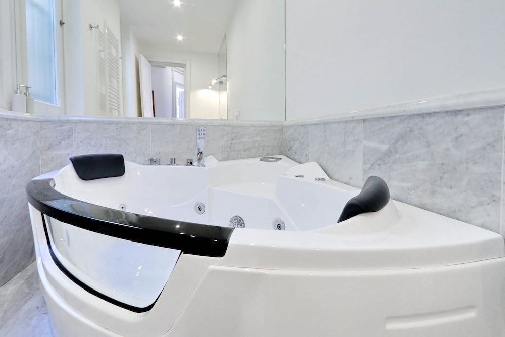 Jetted Tub