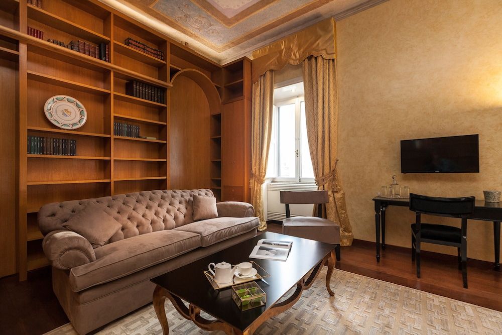 Prestigious Apartment Piazza Navona Apartment, 3 Bedrooms 29