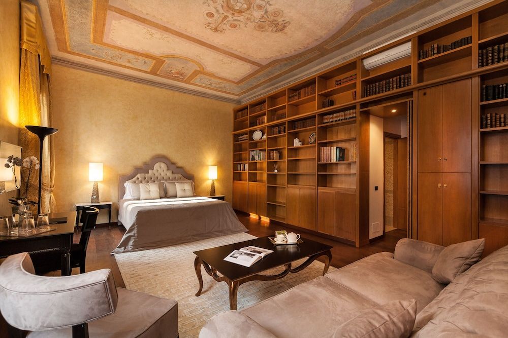 Prestigious Apartment Piazza Navona Apartment, 3 Bedrooms 18