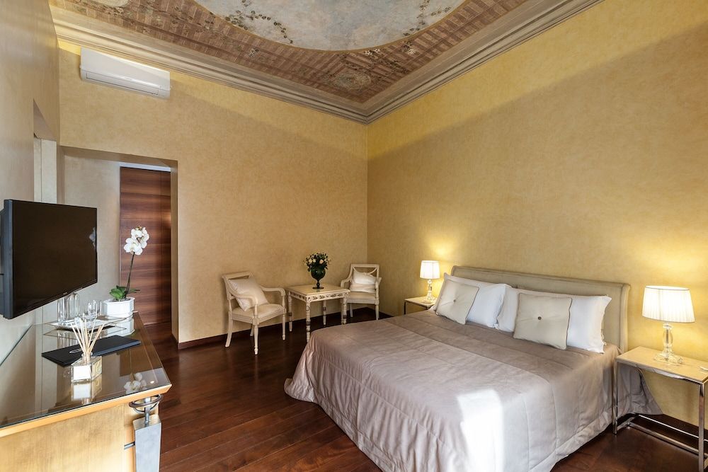 Prestigious Apartment Piazza Navona Apartment, 3 Bedrooms 11