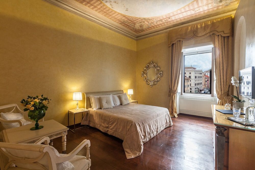 Prestigious Apartment Piazza Navona Apartment, 3 Bedrooms 10