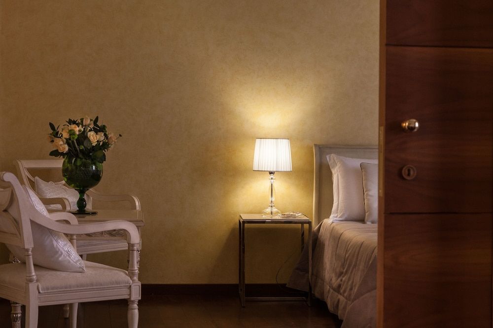 Prestigious Apartment Piazza Navona Apartment, 3 Bedrooms 13