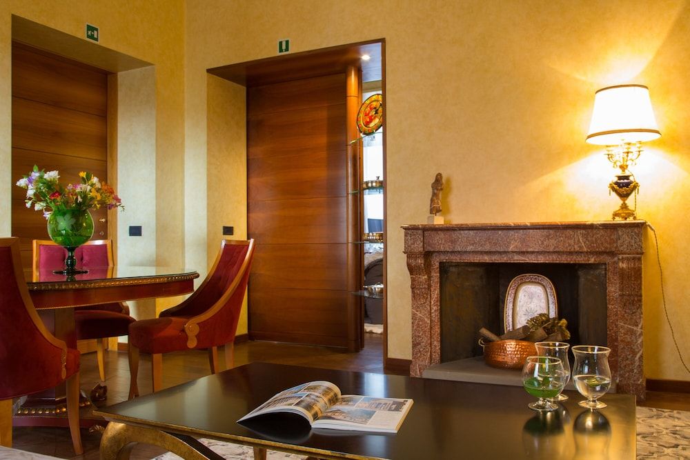 Prestigious Apartment Piazza Navona Apartment, 3 Bedrooms 40