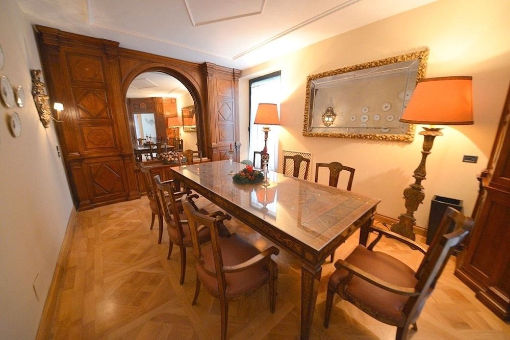 undefined Prestigious Apartment Via Giulia 3