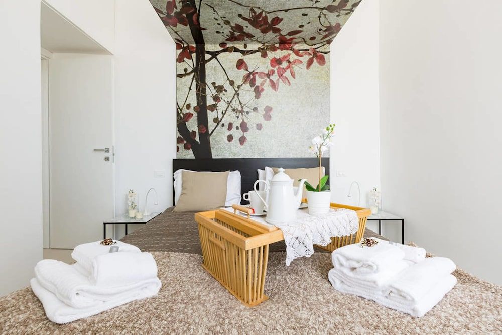 undefined The Royal Crown 5