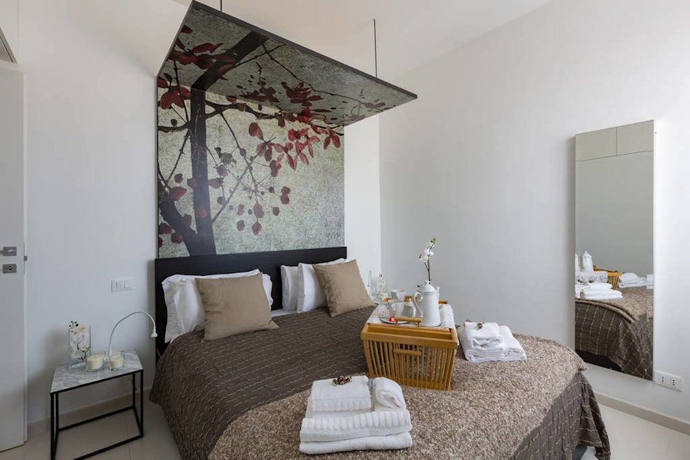 undefined The Royal Crown