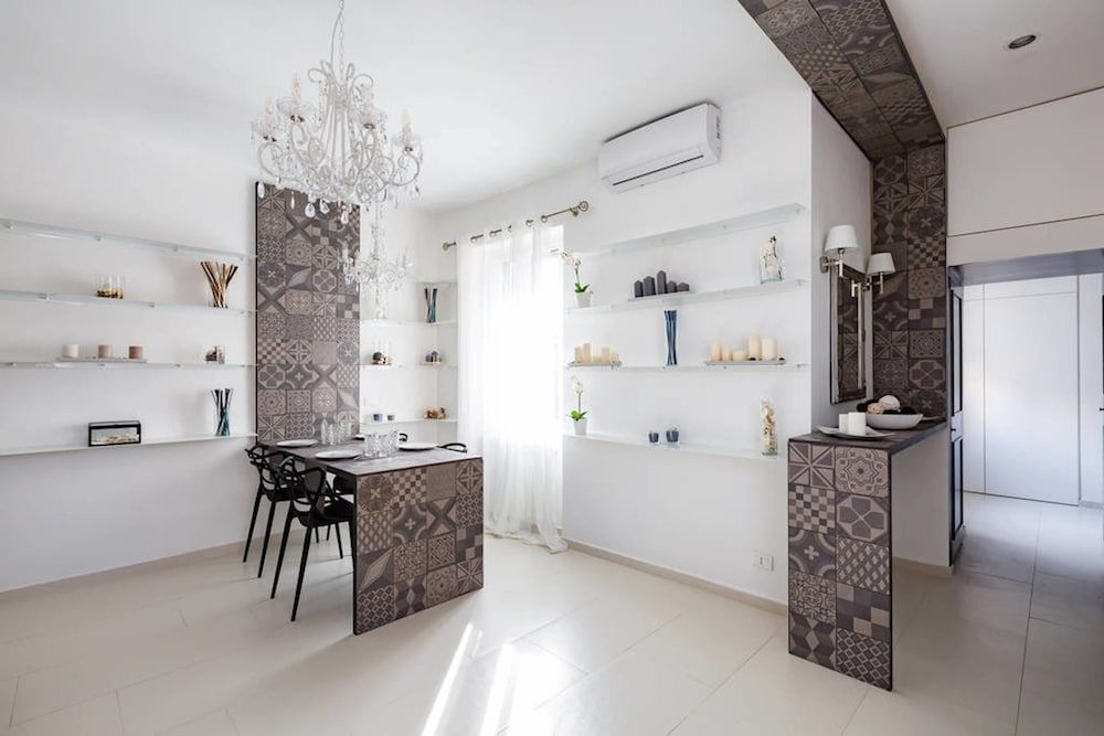 undefined The Royal Crown 9