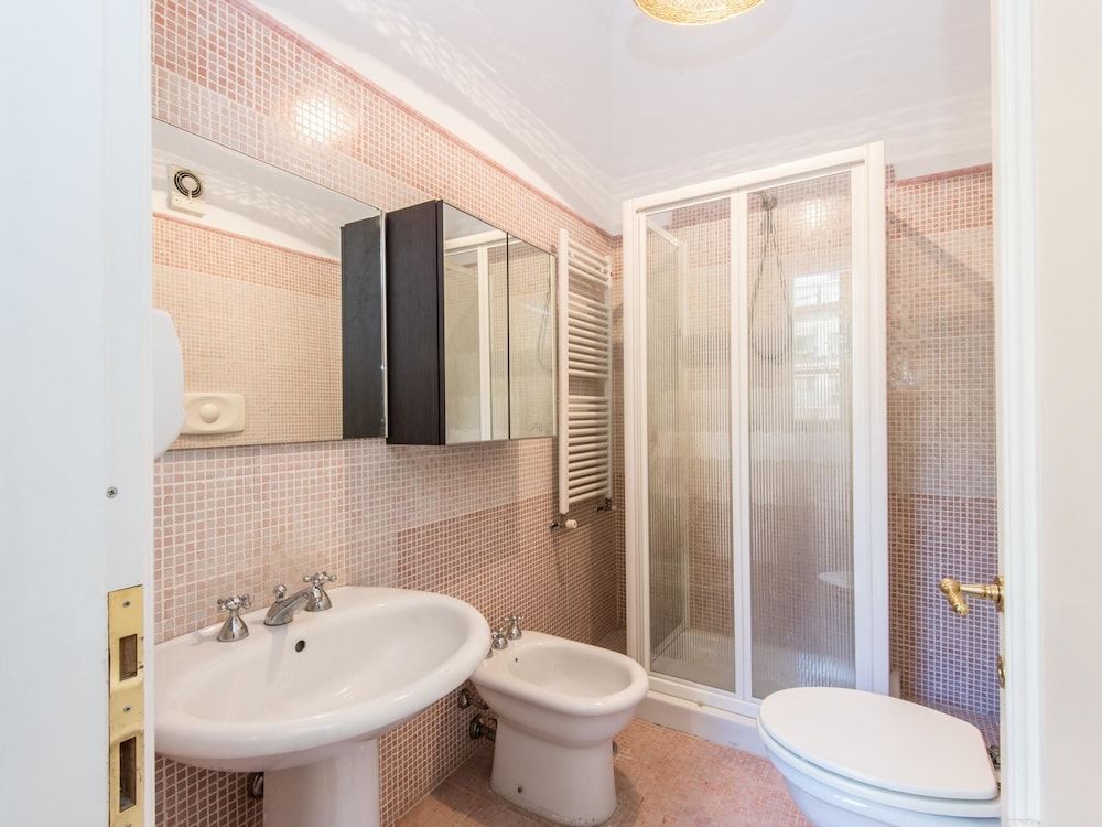 RSH Luxury Vatican Four Bedroom Apartment Apartment (4 Bedrooms) 35