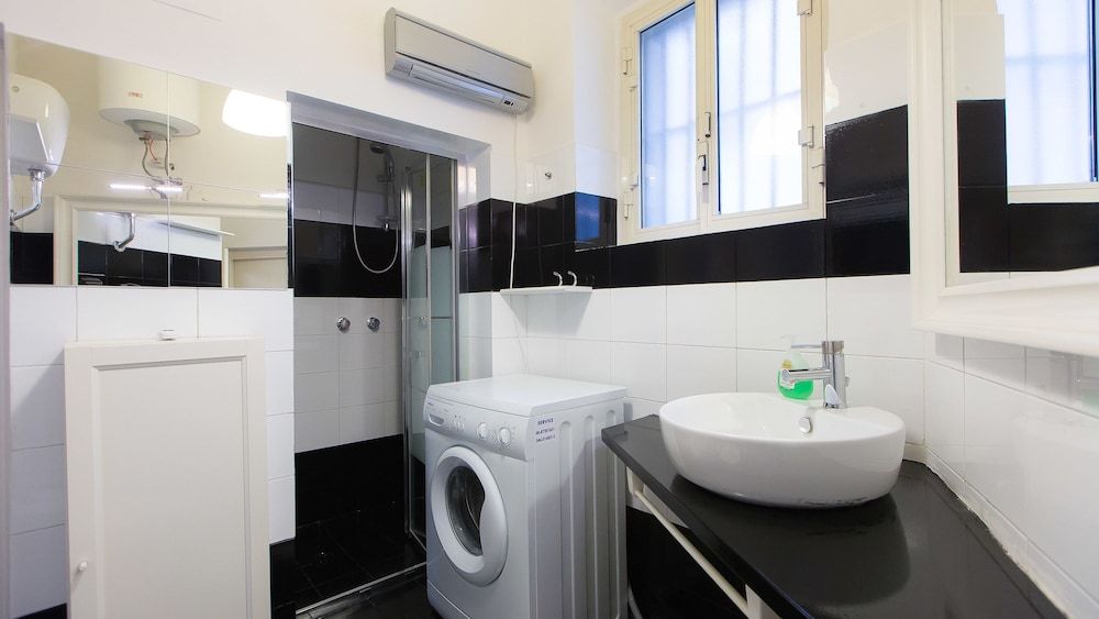 undefined Rental In Rome Veneto Apartment 9