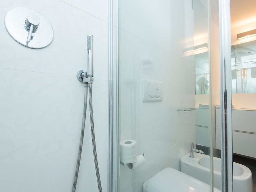 RSH Spanish Steps Luxury One Bedroom C Apartment (1 Bedroom) 24