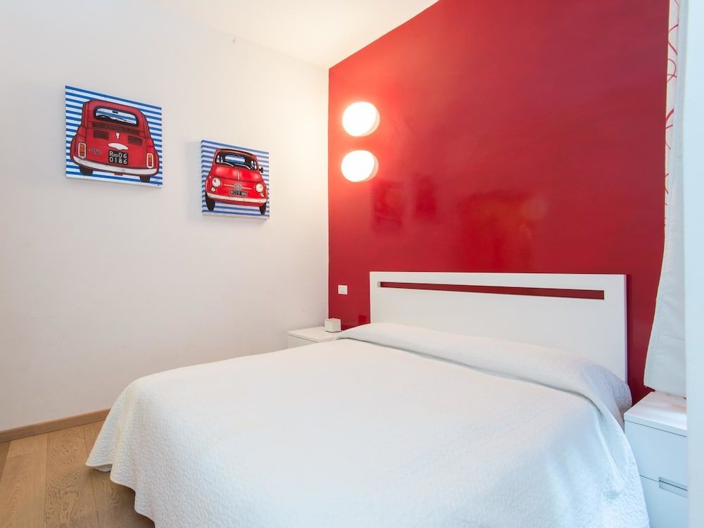 undefined RSH Spanish Steps Luxury One Bedroom C 4