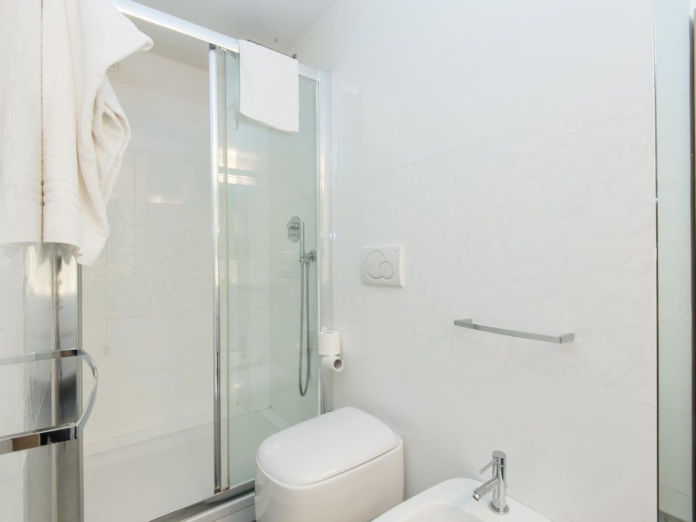 RSH Spanish Steps Luxury One Bedroom C Apartment (1 Bedroom) 20