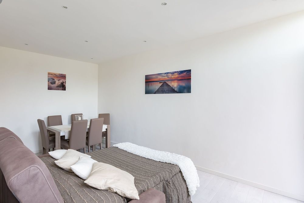 undefined The Imperial Suite 10