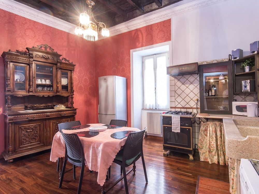 undefined RSH Spanish Steps Luxury Apartment 5