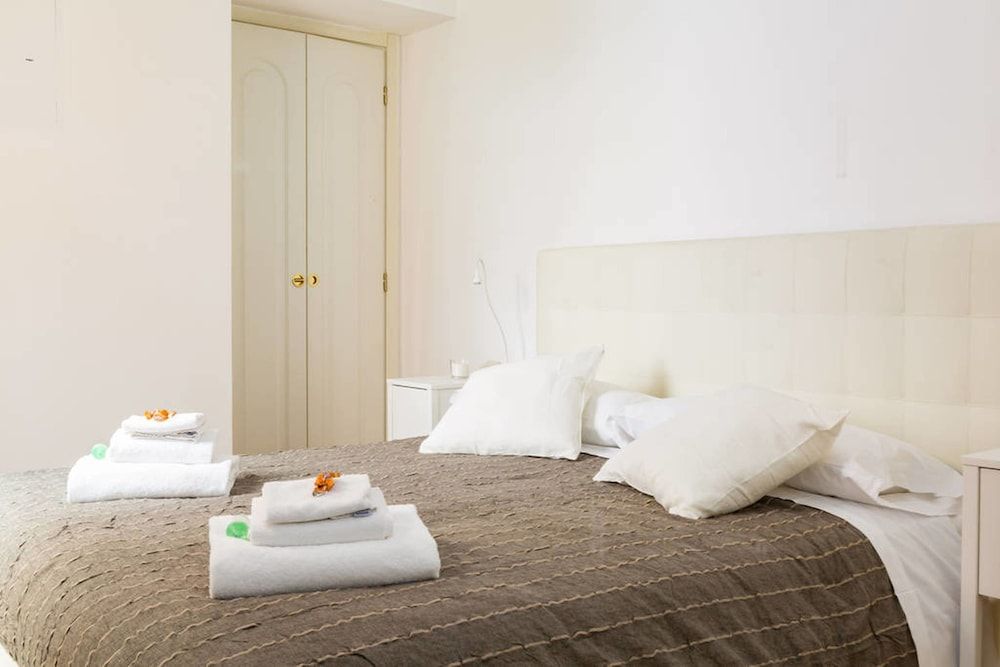 undefined The Colosseum Suite 3