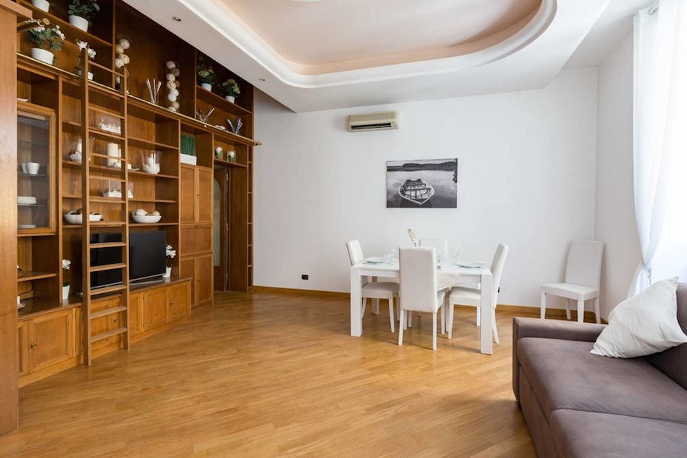 undefined The Colosseum Suite 5