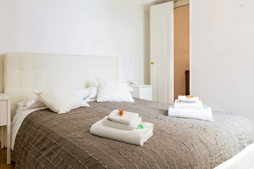 undefined The Colosseum Suite