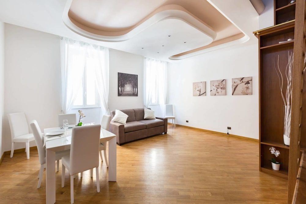 undefined The Colosseum Suite 10