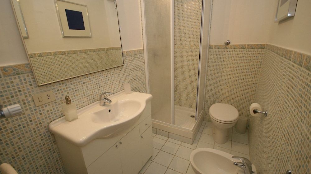 Rental In Rome Red & White Apartment Apartment 8