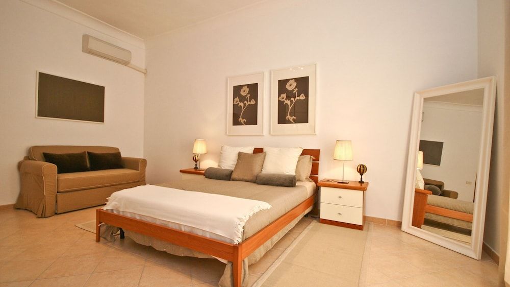 undefined Rental In Rome Red & White Apartment 2