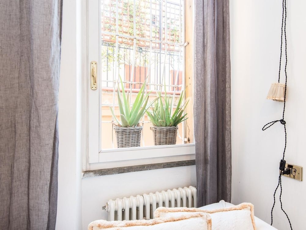 RSH Luxury Spanish Steps Terrace Apartment, 3 Bedrooms 20