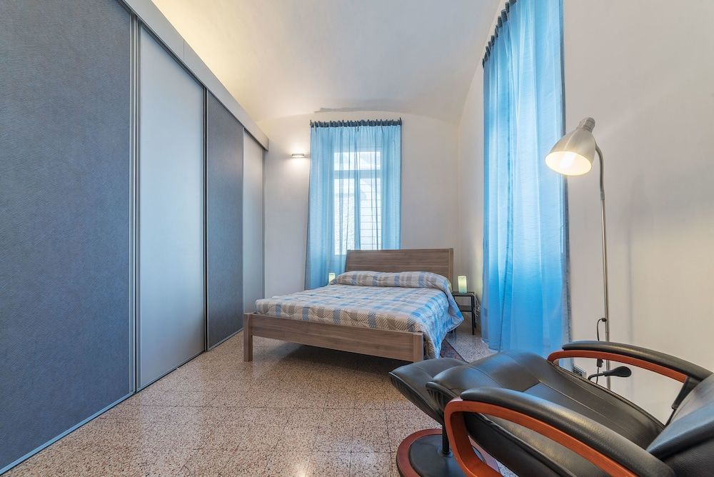 undefined San Giovanni & Colosseo Roomy Flat 9