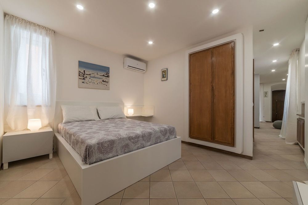 undefined Montecitorio Lovely Apartment