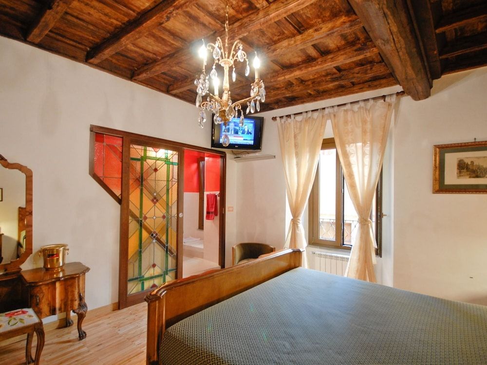 undefined Cappellari Apartment 6