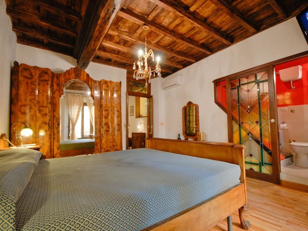 undefined Cappellari Apartment 5