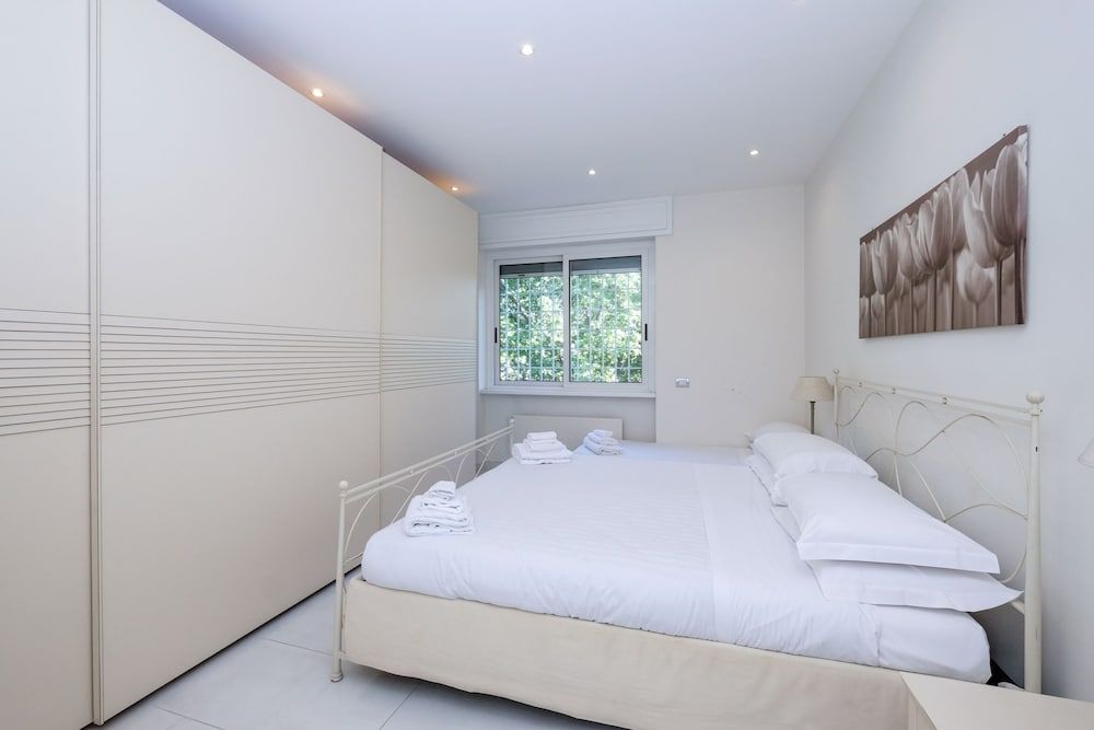 undefined Your Trastevere Balcony 3