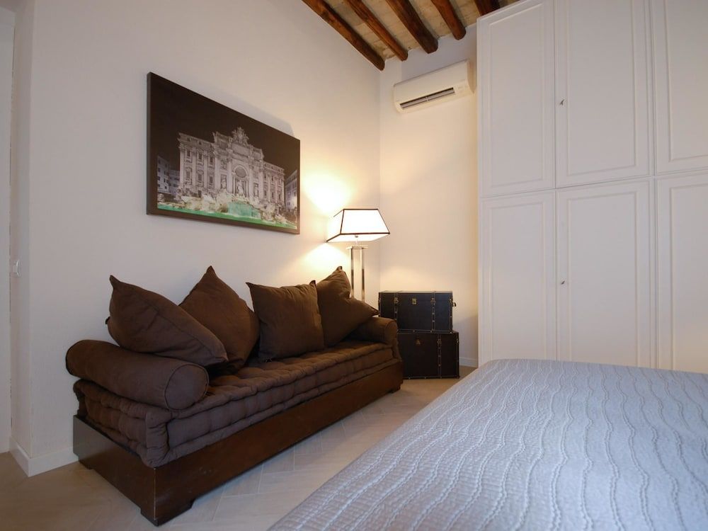 undefined Marilyn Apartment 3