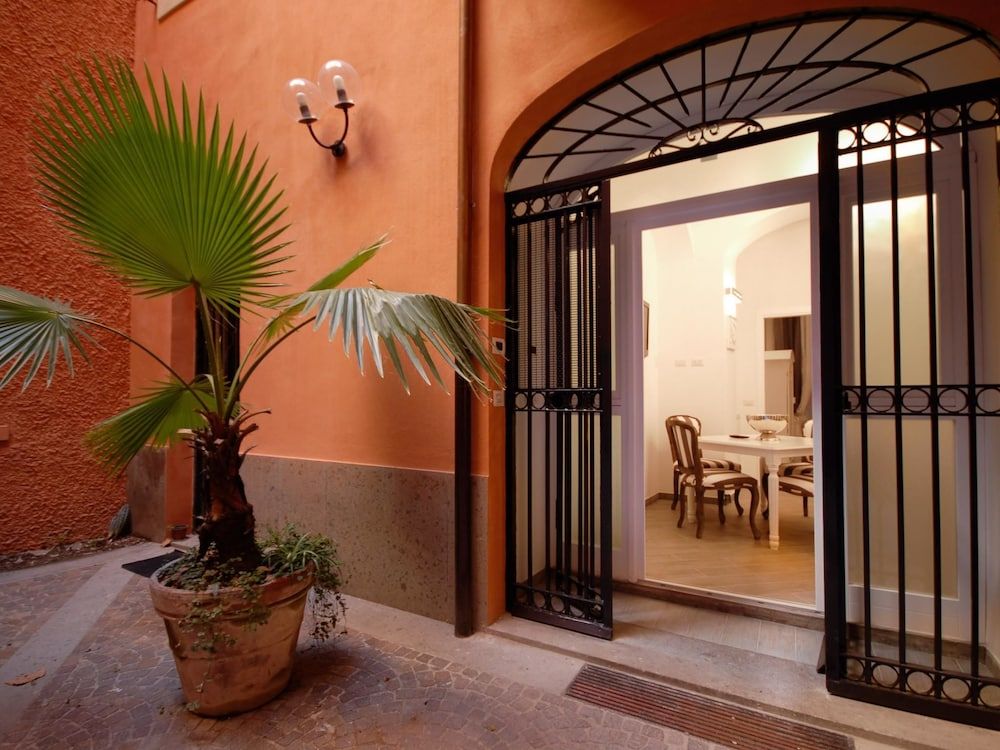 undefined Apartment Colosseo 2