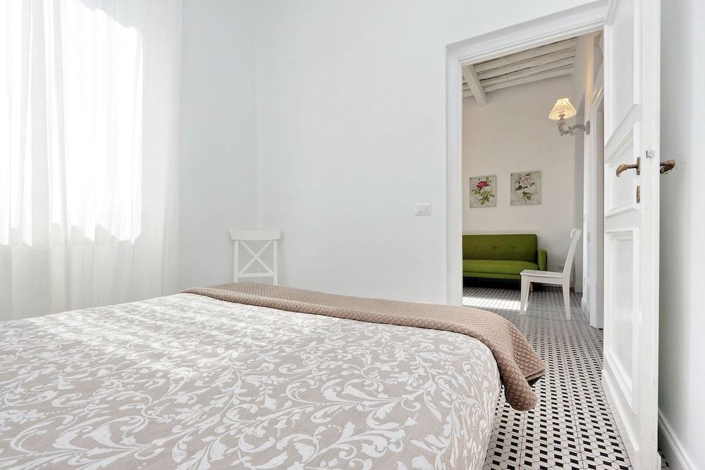 undefined Garibaldi 3 - WR Apartments 9