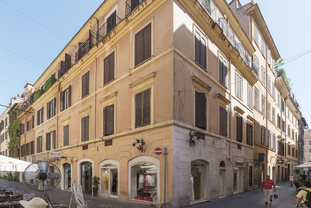 undefined Piazza di Spagna Stylish Flat 2