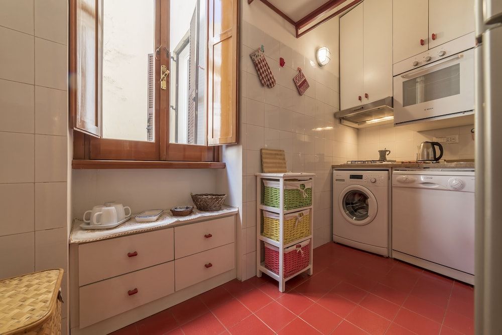 Lovely Loft Trastevere Apartment, 2 Bedrooms 9