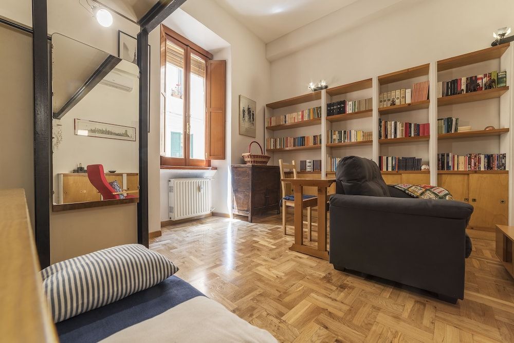 Lovely Loft Trastevere Apartment, 2 Bedrooms 16