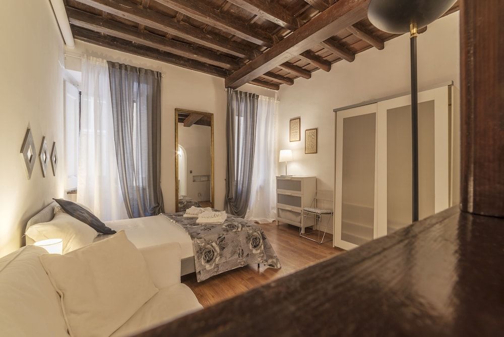 undefined Fori Imperiali Elegant Apartment 10