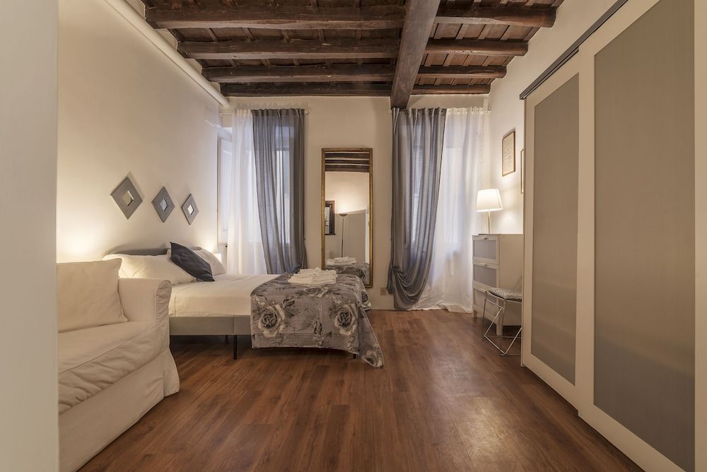 undefined Fori Imperiali Elegant Apartment 7