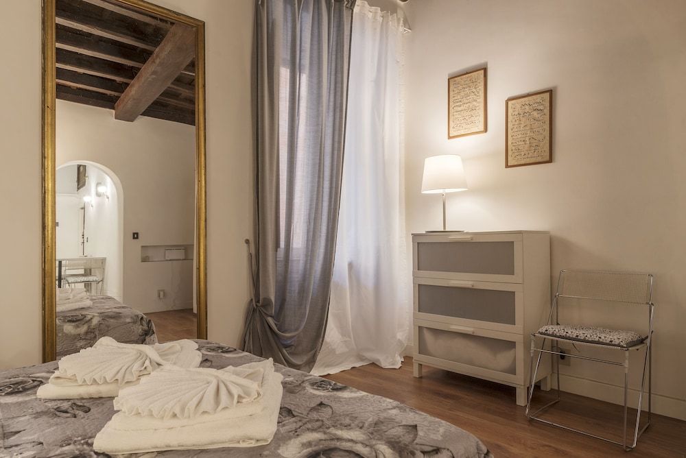 undefined Fori Imperiali Elegant Apartment 9