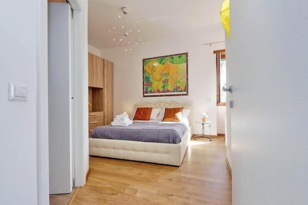 undefined Vatican View 7