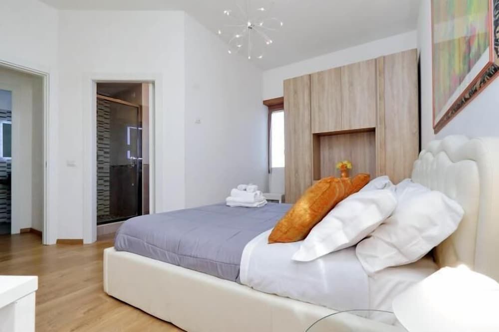 undefined Vatican View 5