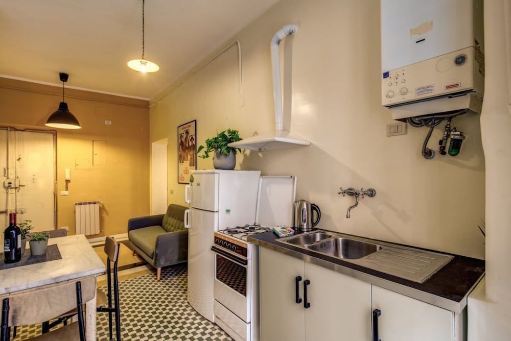 Trastevere Vintage Apartment, 2 Bedrooms 16